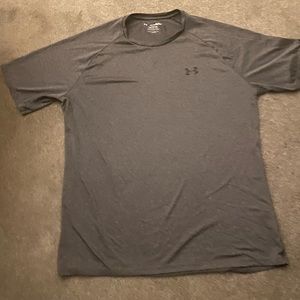 Mens under armour T-shirt-loose fit
